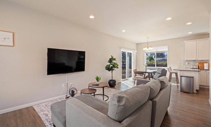 Lakewood Casa | FiveStar Cozy Home Sweet Home