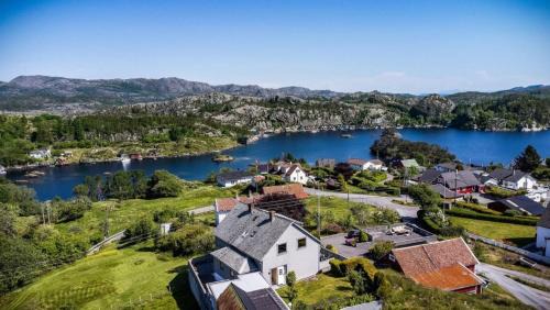 Fjell Apartamento | Fjord-View Retreat with Free Parking and Fast Internet