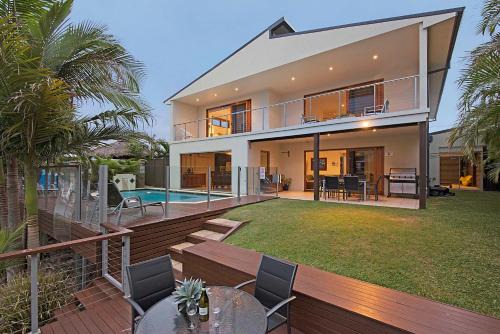 Broadbeach Waters Casa | Flamingo Key
