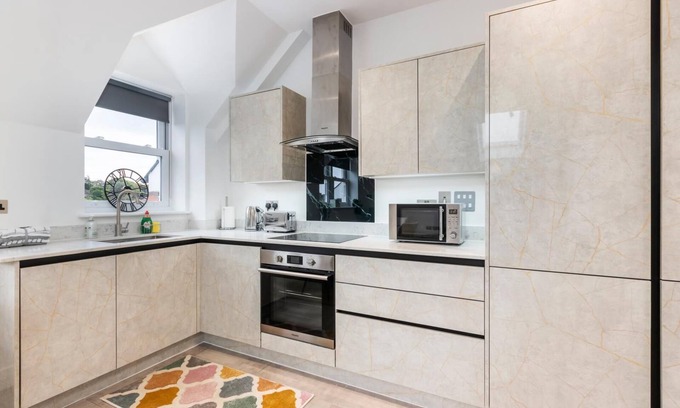 Leatherhead Apartamento | Flat 4 Saarb Apartments