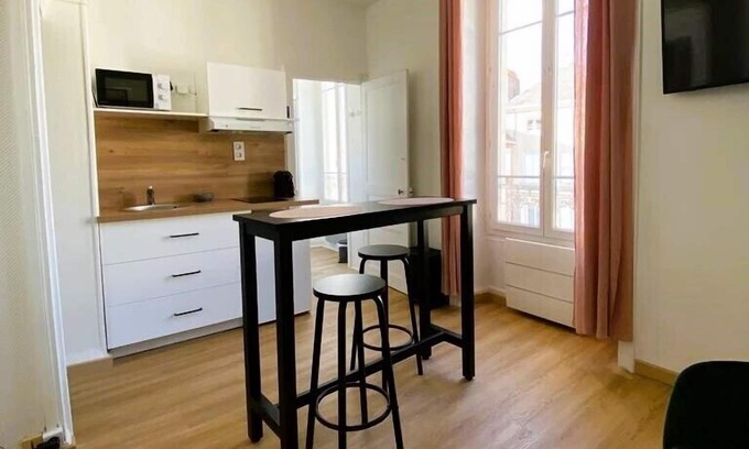 Laval Apartamento | Apartamento-Confortable-Baño con ducha