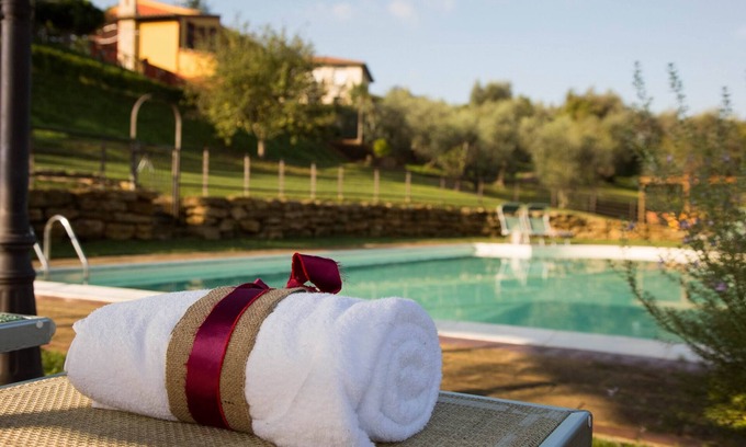 Lari Apartamento | Flat in Lari, A/C, terrace, pool, restaurant, Wi-Fi, close to the village, ne