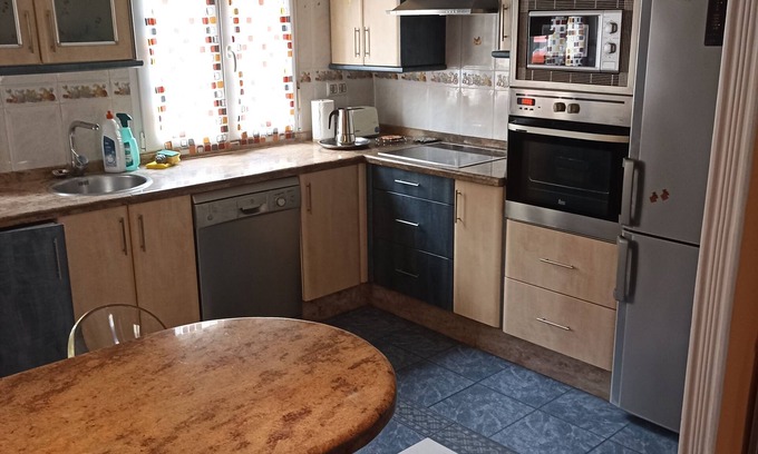 Las Campas y San Claudio Apartamento | FLAT IN OVIEDO WITH PARKING