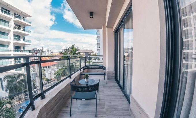 Downtown Santo Domingo Apartamento | Flat in Piantini With Breakfast Included 302