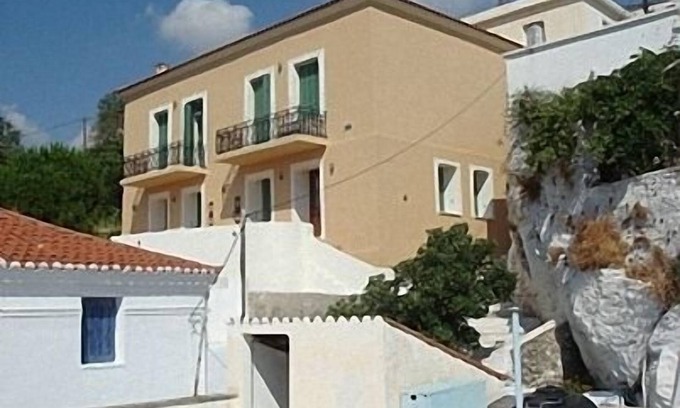 Steniai Apartamento | Piso en Stenies cerca de la capital de Andros, Grecia, impresionantes vistas del pueblo y el mar