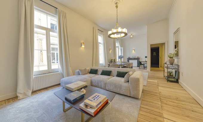 Ilot Sacre Apartamento | Flat in the City Centre