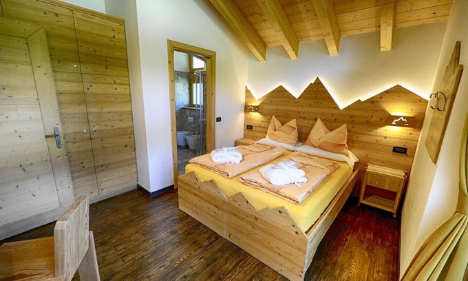 Teola Apartamento | Piso Mont dala Nef - Baita Cusini con vistas a la montaña, zona de spa y Wi-Fi