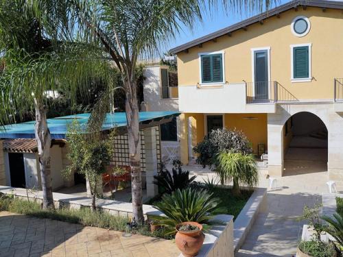 Reitani Apartamento | Flat near the sea with air conditioning and patio