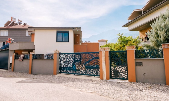 Goynuk Apartamento | Flat w Balcony 5 min to Beach in Kemer