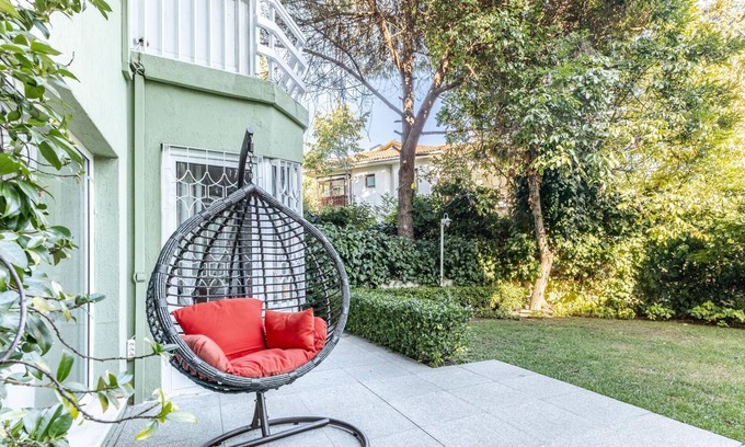 Arnavutkoy Apartamento | Flat with Garden 10 min to Bebek Shore