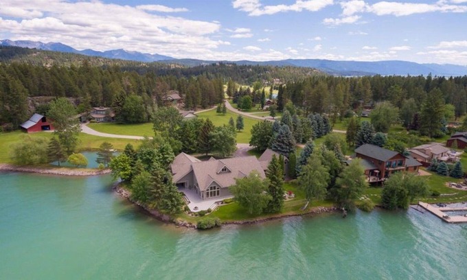 Bigfork Casa | Flathead Jewel - Remarkable Bigfork Lake Home! Private boat launch. Pet-Friendly