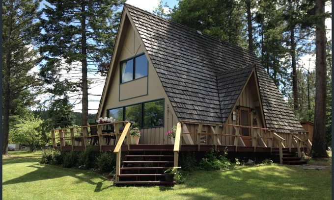Lakeside Cabina | Flathead Lake Front A-Frame Cabin