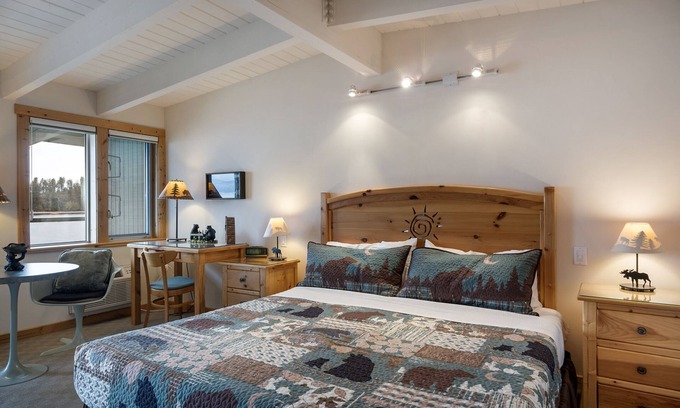Polson Condominio | Flathead Lake Waterfront Studio!