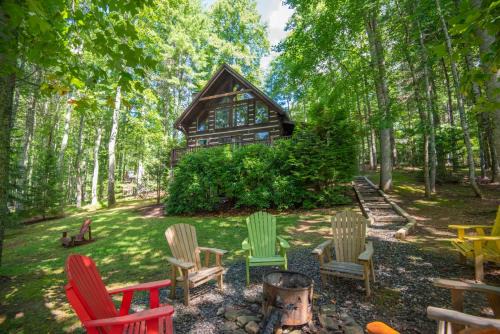 Fleetwood Casa | Fleetwood Falls Cabin near Boone- Community River & Lake Access, Dogs OK