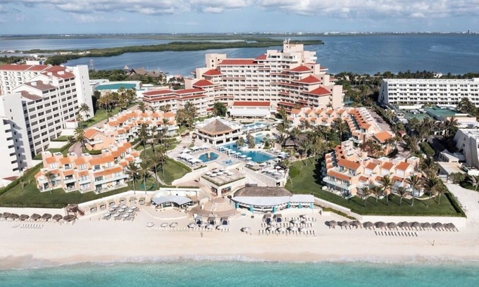 Punta Cancún Complejo | Flexible Dual-Suite w/Balconies & Resort Perks – Wyndham Grand Cancun