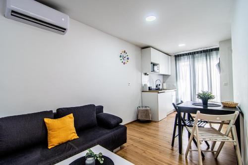 Donji Grad Apartamento | Flexible SelfCheckIns 106 - Zagreb - City Centre - Loggia