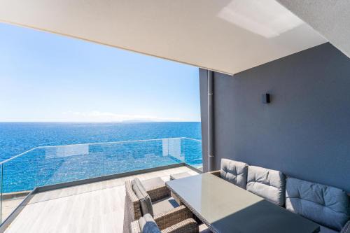 Gaula Apartamento | FLH Amazing Ocean View with Balcony