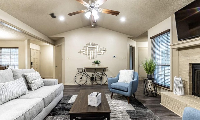Lubbock Casa | Flintwood Mac