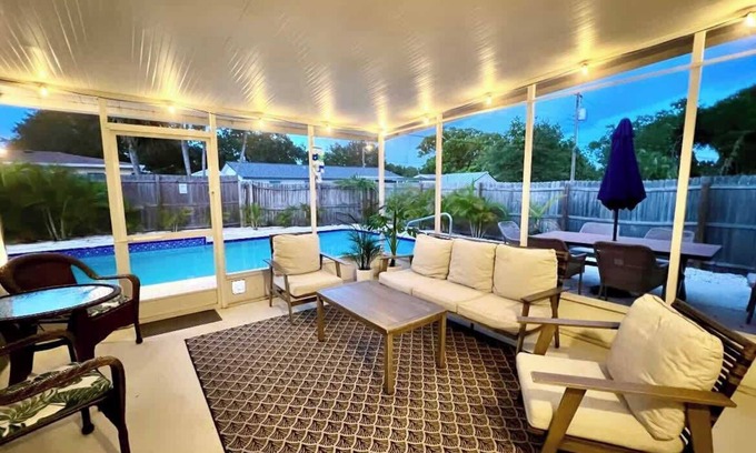Walsingham Casa | Pool | King Bed | Amenity Packed | Family Friendly