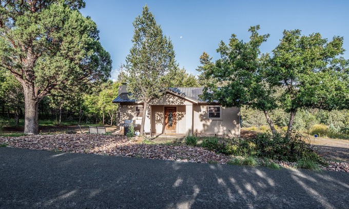 Alto Casa | Flo #1 | Wooded Views + Great Location Near Outdoor Activities