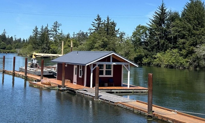 Astoria Alquiler De Eote | Float House No. 2 at Jack Creek