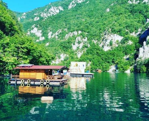 Milici Apartamento | Floating apartmens Perucacki Raj