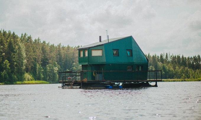 Gulbene Municipality Casa | Floating guest house Musters