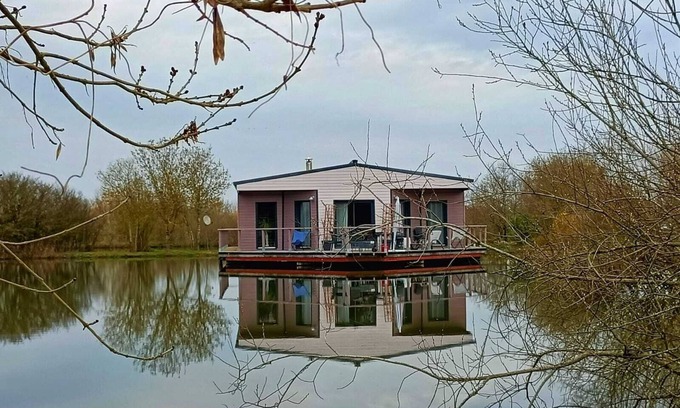Le Langon Casa | CASA FLOTANTE, PISCINA, HAMMAM, SAUNA, BALNEO