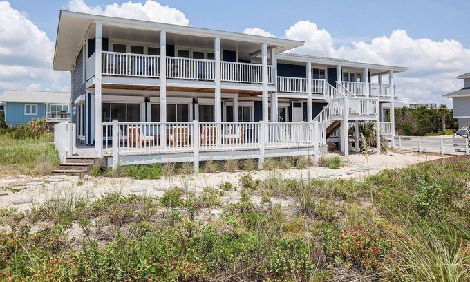 Shell Island Casa | Flock of Sea Girls by Sea Scape Properties