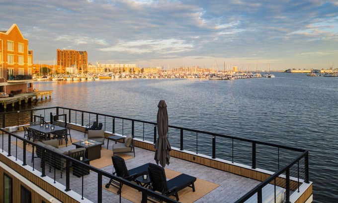 Canton Alquiler De Eote | FLOHOM 12 - Luxe On-Water Retreat in Fells Point