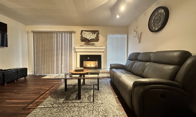 Elkhorn Village Condominio | Nivel del suelo, Se aceptan mascotas, Porche y barbacoa