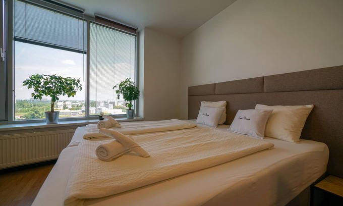 Nove Mesto Apartamento | Flora Cozy Apartment by CHORS