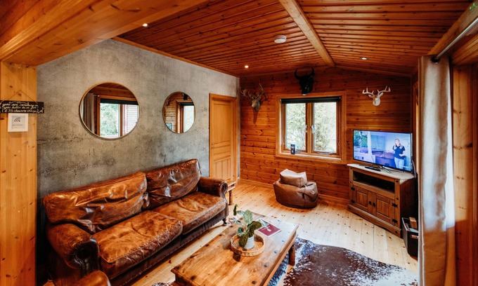 Great Ayton Cabaña | Floral Lodge 4 Great Ayton Yorkshire - sleeps 4 guests in 2 bedrooms