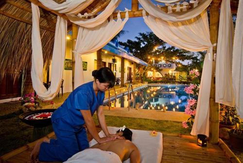Puerto Princesa City Centre Complejo | Floral Villarosa