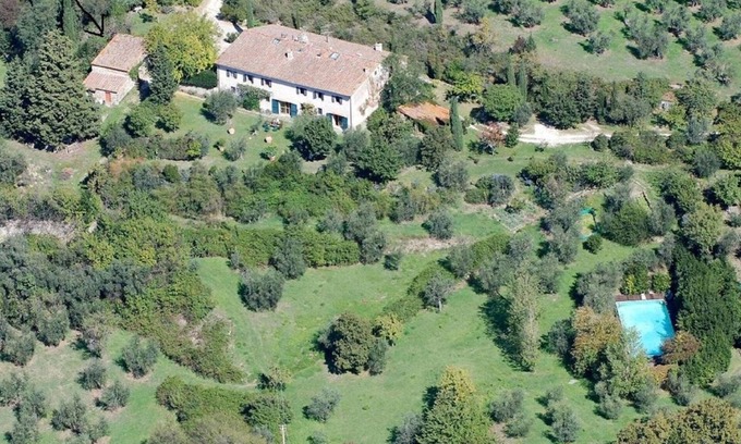 Caldine Otro | Campo de Florencia Pabellón recientemente restaurado con piscina