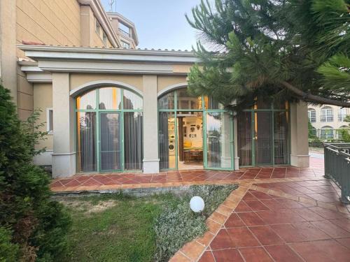 Chernomorets Apartamento | Flores Gardan ART Studio