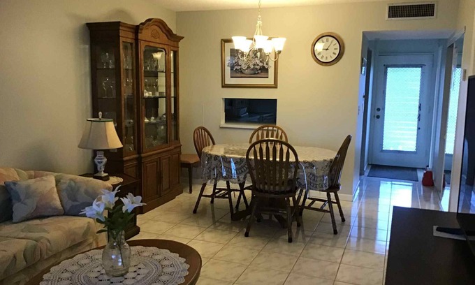 Lauderdale Lakes Apartamento | FLORIDA Apartment with 3 Pools & Fitness Room