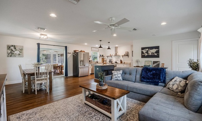 Buckingham Casa | Florida Country Home Under The Oaks