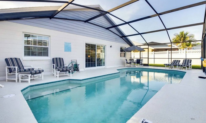 Buena Ventura Lakes Casa | Florida Gem 2-bedroom house in Kissimmee with strong WiFi, AC, and private pool