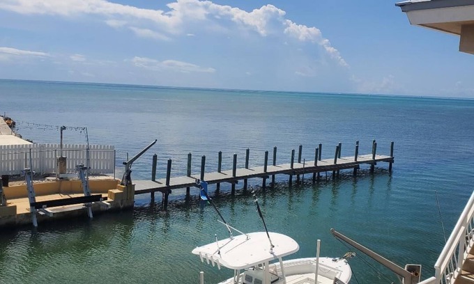 Blue Waters Casa | Cayos de Florida frente al mar Vistas al mar en el canal de aguas profundas