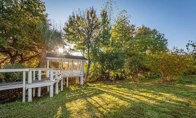 Sebastian Cabina | Florida Nature Lodge in beautiful Sebastian, FL.