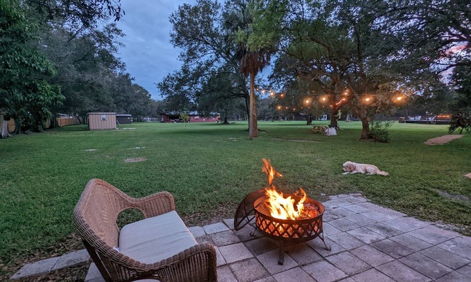 Pinellas Park Casa | Florida Ranch Style House on 2 acres in an equestrian neighborhood