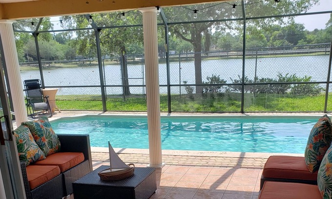 South Daytona Casa | Florida Vacation Home in South Daytona near beaches and theme parks.
