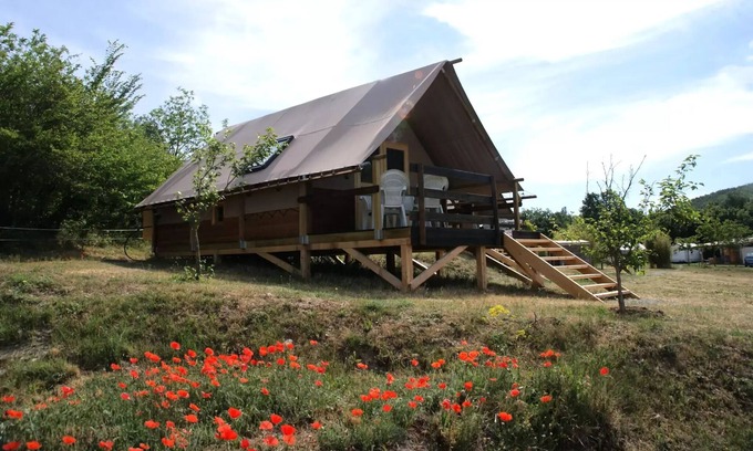Esparron-de-Verdon Casa | Flower Camping La Beaume **** - Cabin du Trappeur 24m2 CONFORT 2 bedrooms + air conditioning 5 persons