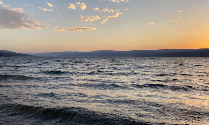 Canandaigua Cabaña | FLX Guest House: Canandaigua Lakefront Scandi Style Cottage