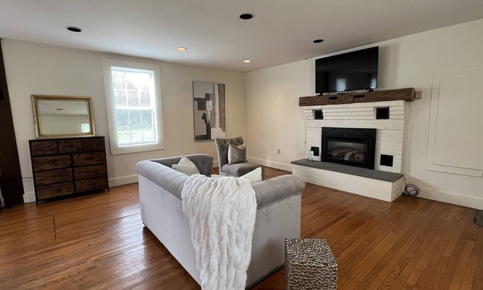 Fly Creek Casa | Fly Creek Estate - large home, close to CDP and HOF