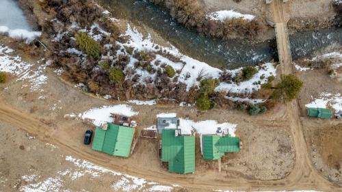 Bailey Casa | Flyfishing Riverfront Cabin W Deck