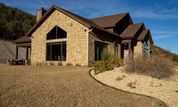 Alto Cabina | Flying Bear Ranch - Cosy Cabins Real Estate, LLC.
