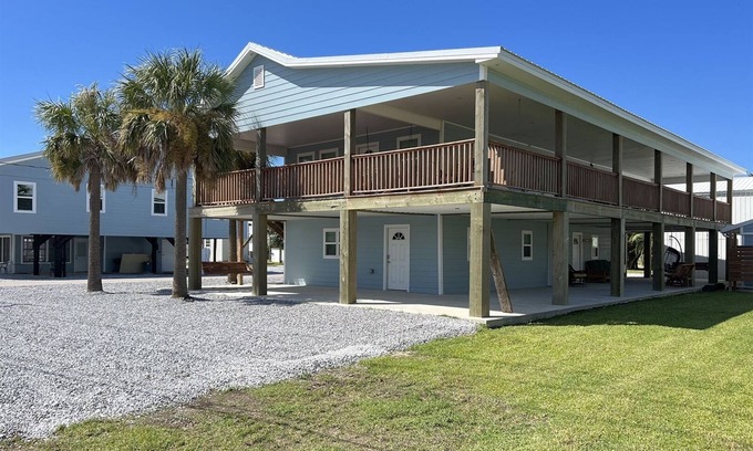 Grand Isle Casa | Flying Fish Lodge Yellow Fin - Easy Beach Access - Island Realty