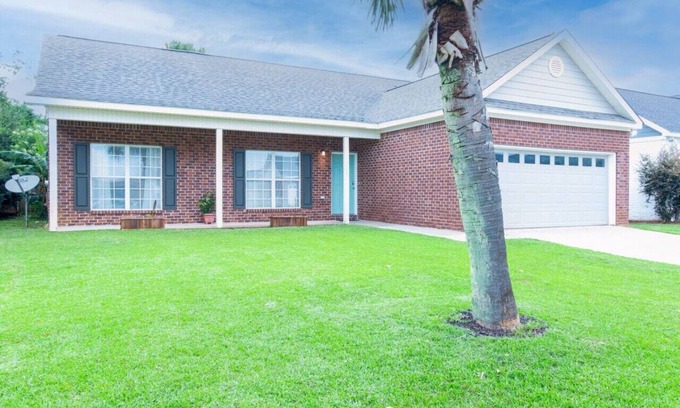 Foley Casa | Foley Fully Furnished Home near OWA – Perfect for Mid-Term Stays!